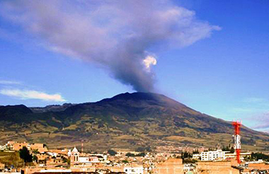 Resultado de imagen para Fotos del el volcÃ¡n Galeras en erupciÃ³n